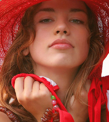 Natalia Red Hat From Rigin Studio